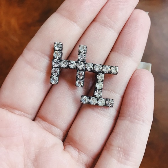 Vintage “HI” Rhinestone Brooch - Picture 5 of 8
